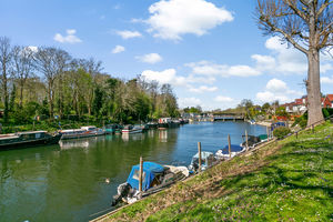River Thames- click for photo gallery